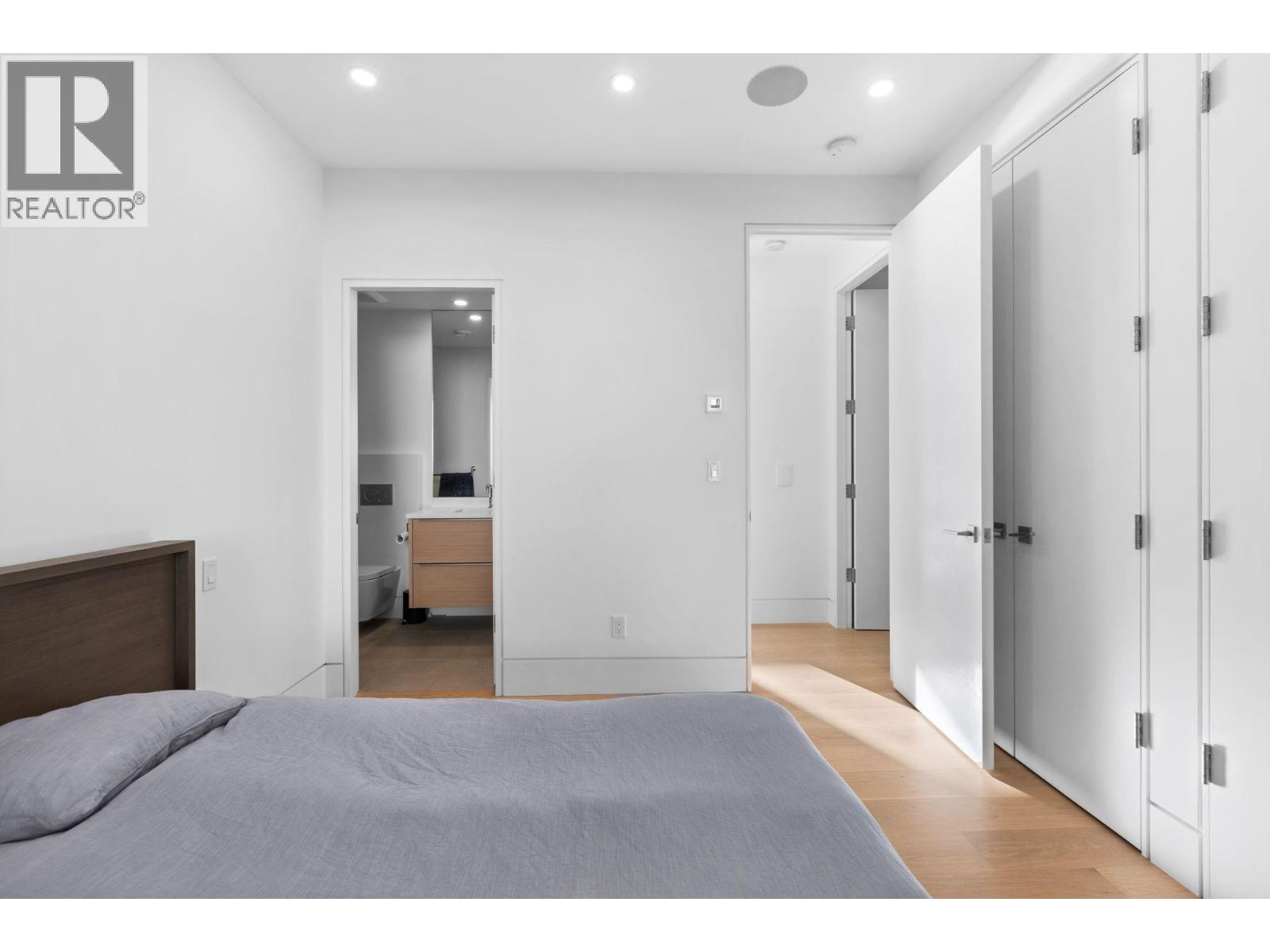 645 BALLANTREE ROAD, West Vancouver - Image 1