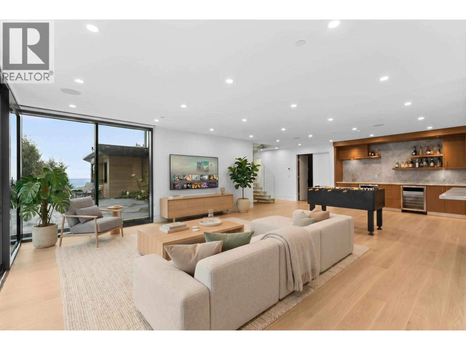 645 BALLANTREE ROAD, West Vancouver - Image 1