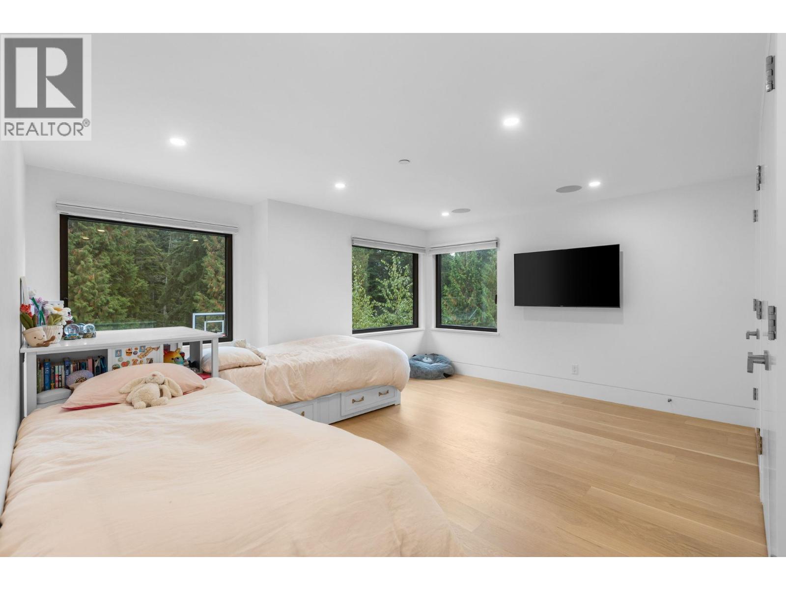 645 BALLANTREE ROAD, West Vancouver - Image 1