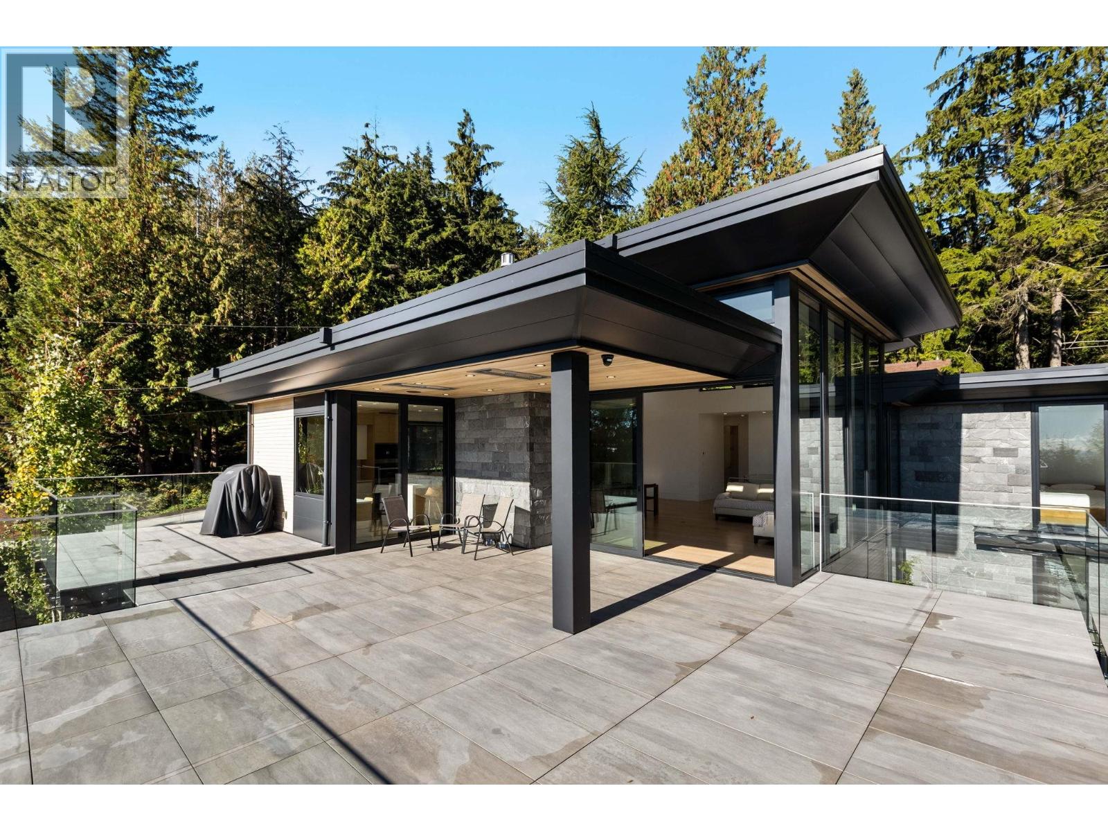 645 BALLANTREE ROAD, West Vancouver - Image 1
