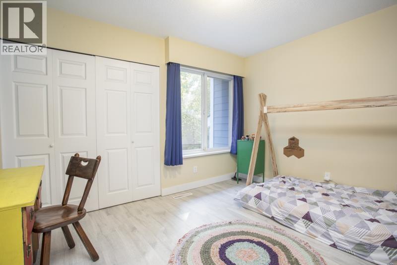 Photo of 253 49 STREET 21