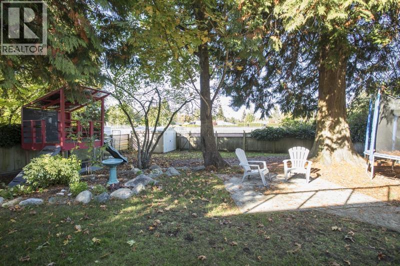 Photo of 253 49 STREET 36