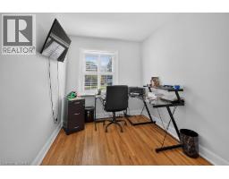 Living room - 202 East 26th Street, Hamilton, ON L8V3C8 Photo 11