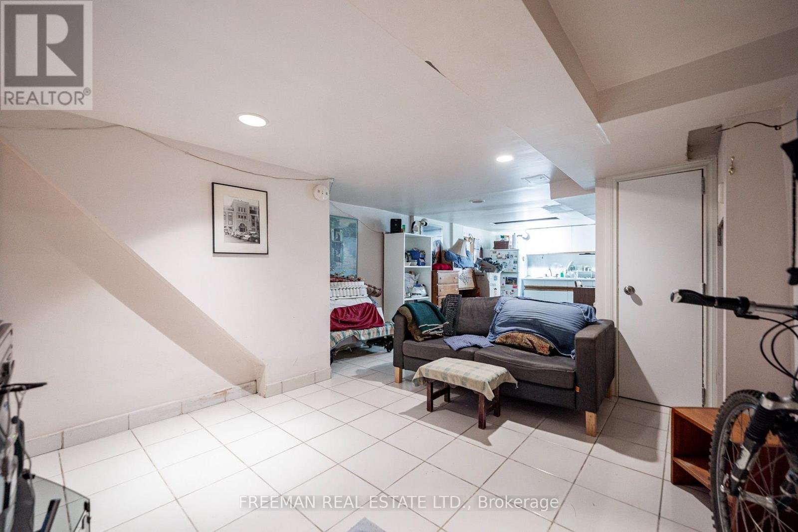 267 Albany Avenue, Toronto, ON photo 17