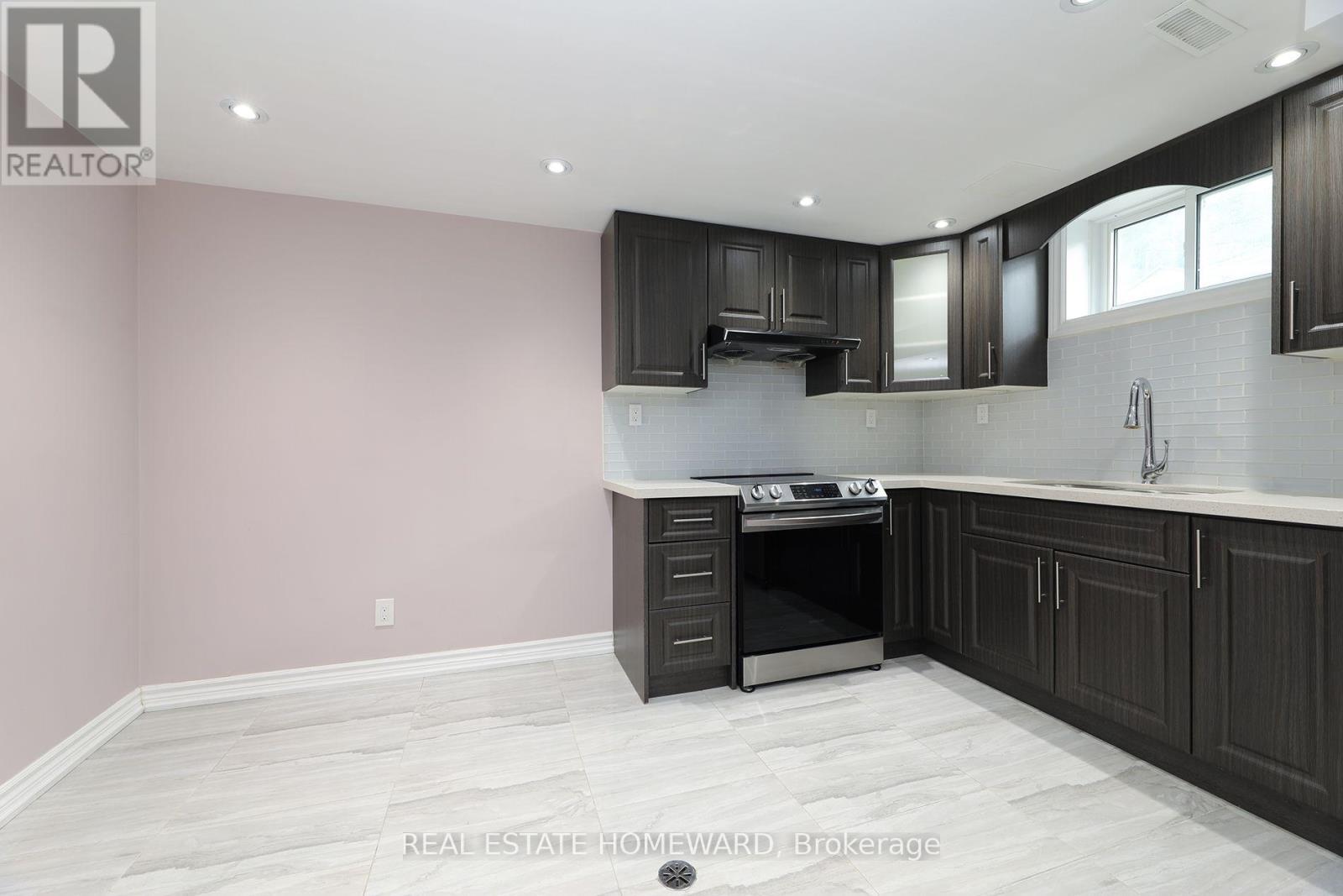 36 Kim Court — photo 16