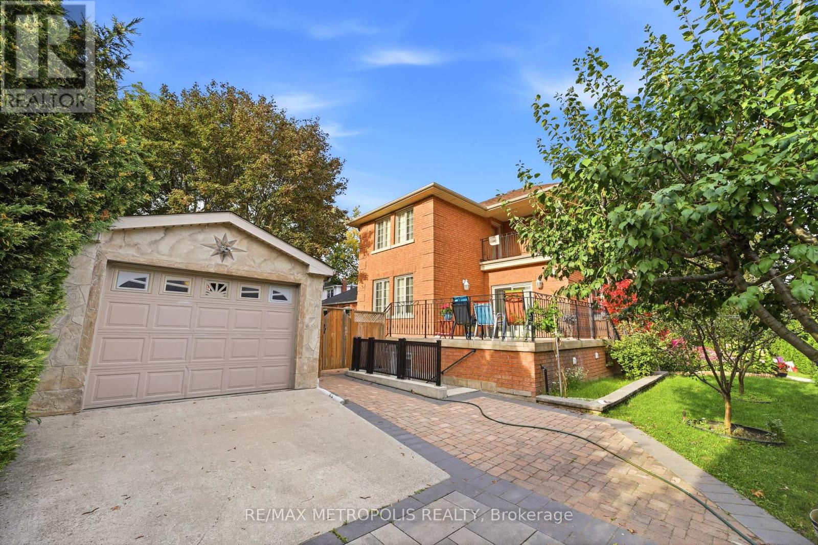 BSMT - 2 DENVALE ROAD, Toronto (O'Connor-Parkview) — photo 2