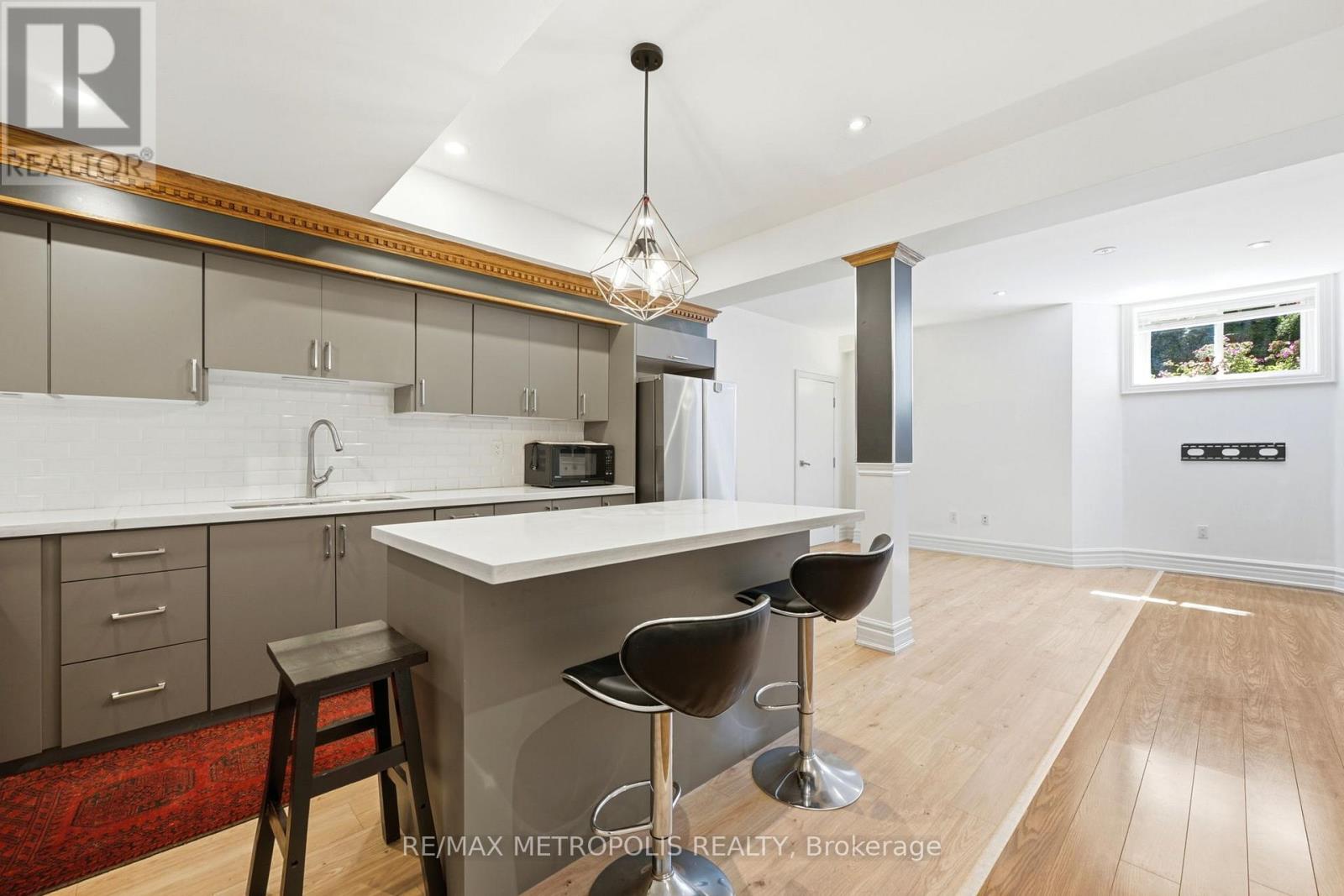 BSMT - 2 DENVALE ROAD, Toronto (O'Connor-Parkview) — photo 3