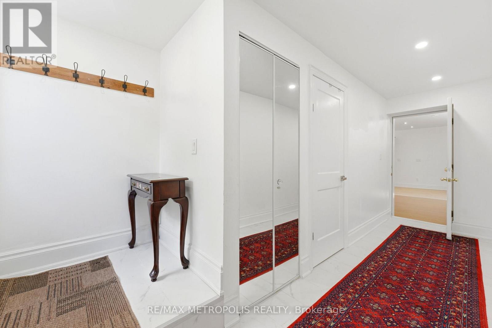 BSMT - 2 DENVALE ROAD, Toronto (O'Connor-Parkview) — photo 5