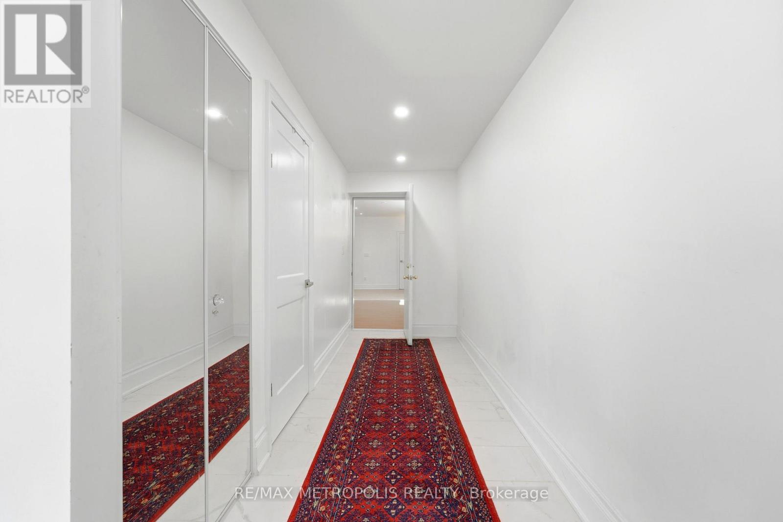 BSMT - 2 DENVALE ROAD, Toronto (O'Connor-Parkview) — photo 6