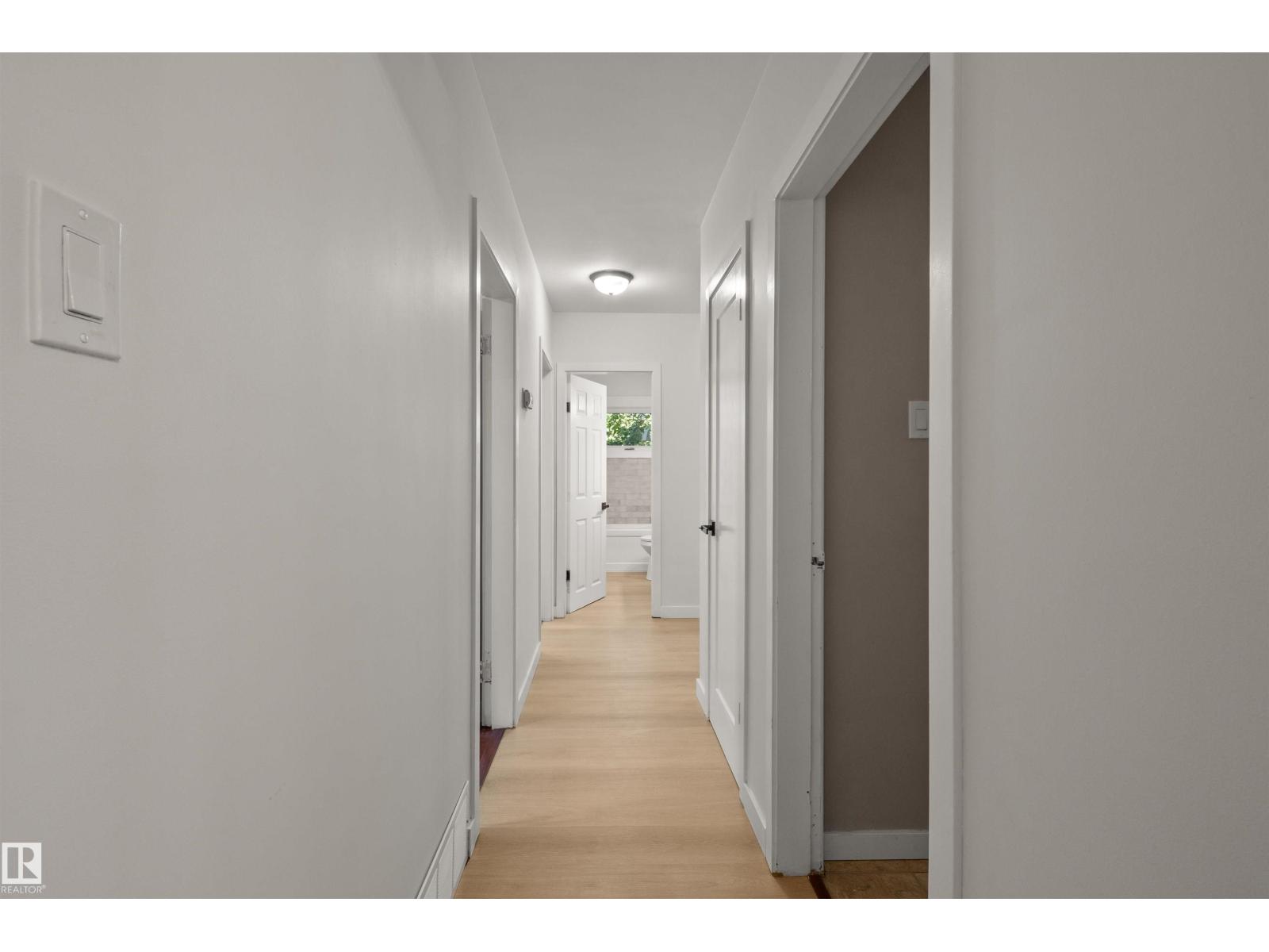 10428 64 AV NW - Image 31