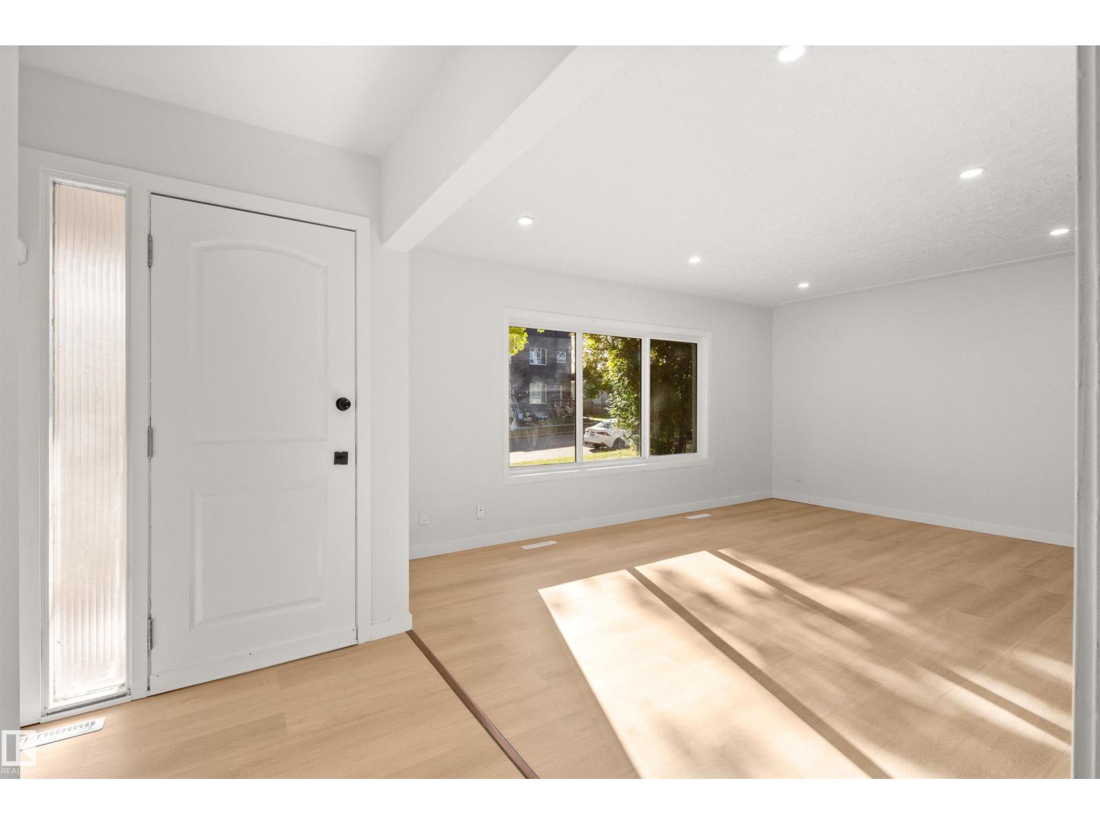 10428 64 AV NW - Image 43