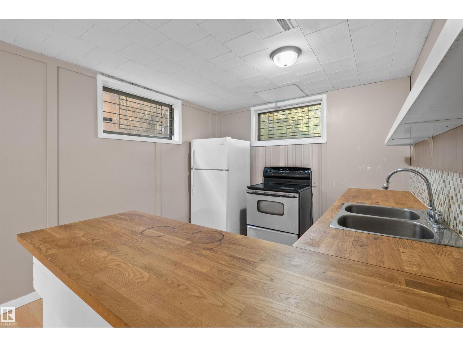 10428 64 AV NW - 5