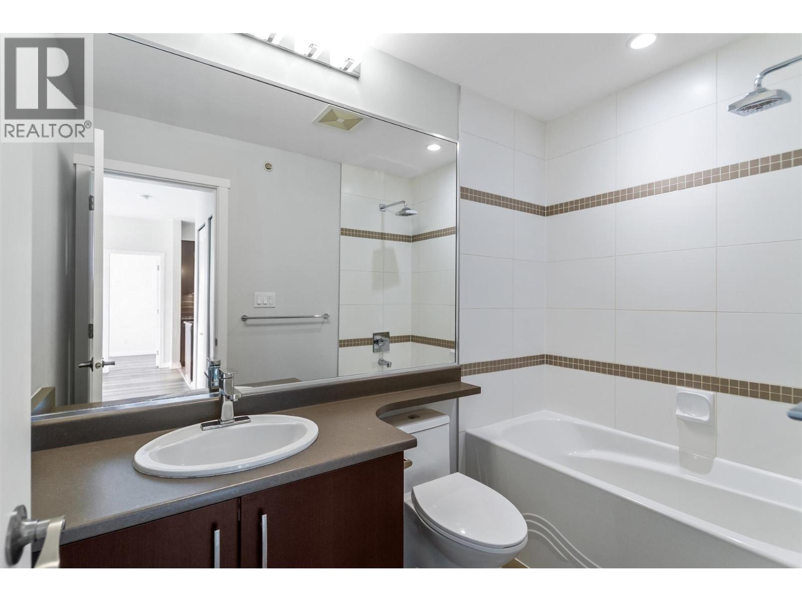 Photo of 406 22290 NORTH AVENUE 25