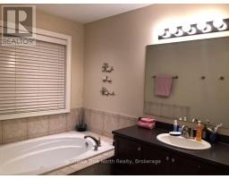 437 Celtic Ridge Crescent, Ottawa, ON K2W0B1 Photo 14