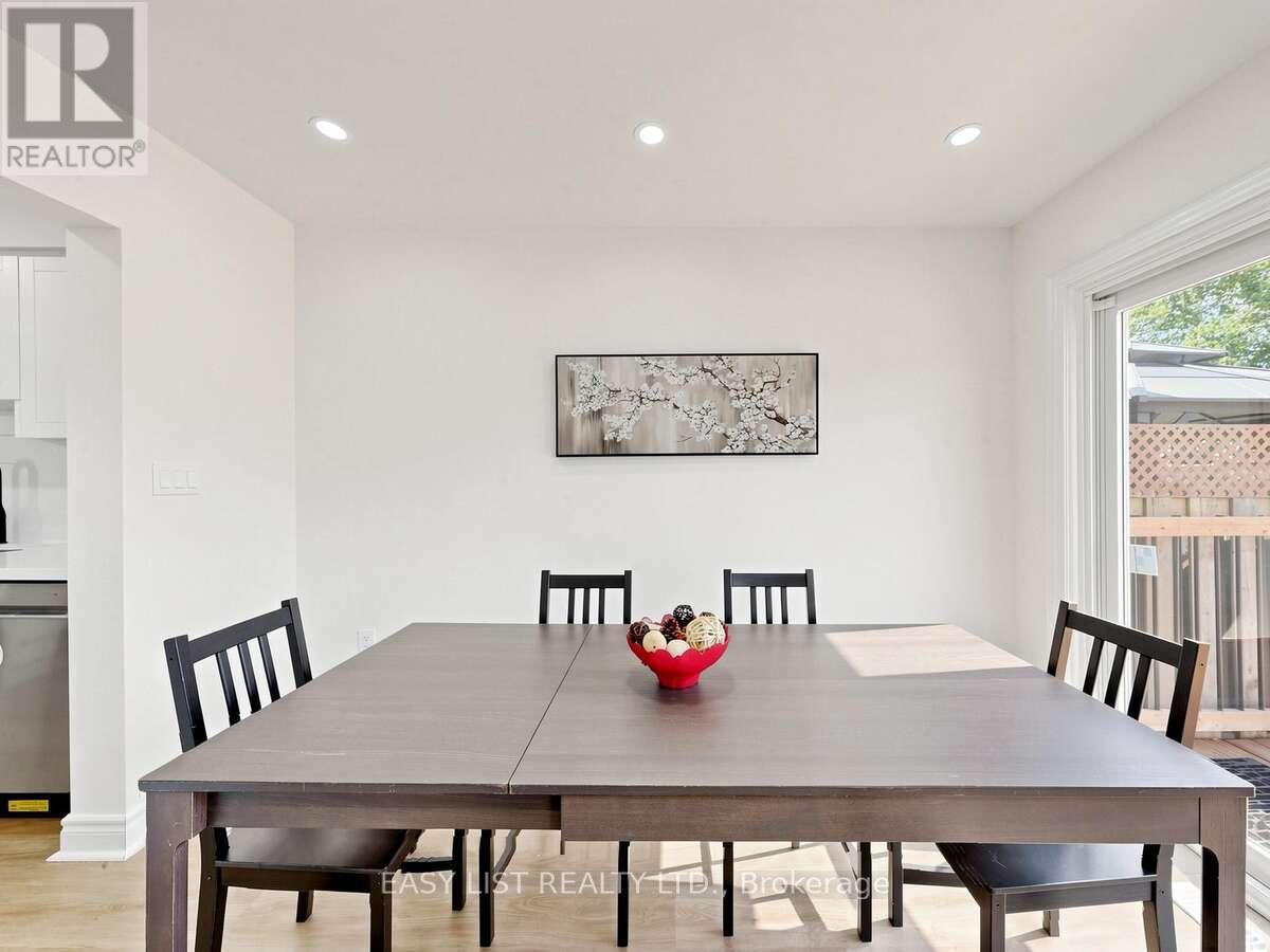 16 Mount Fuji Crescent, Brampton, ON photo 13