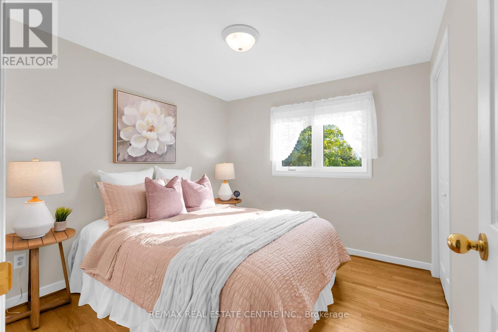 11 Dawson Crescent — photo 33
