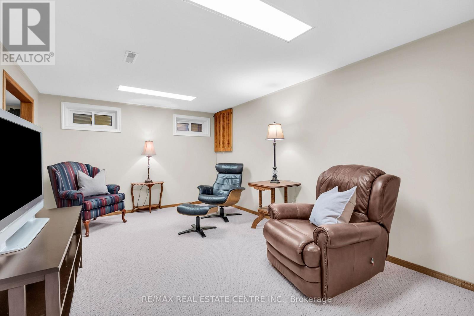 11 Dawson Crescent — photo 39