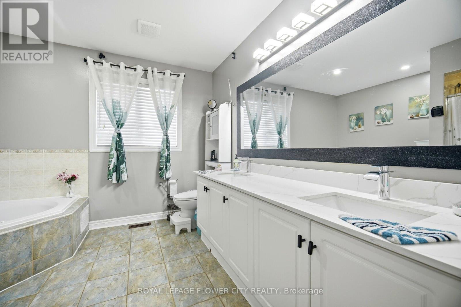 67 Olde Town Road, Brampton, ON photo 27