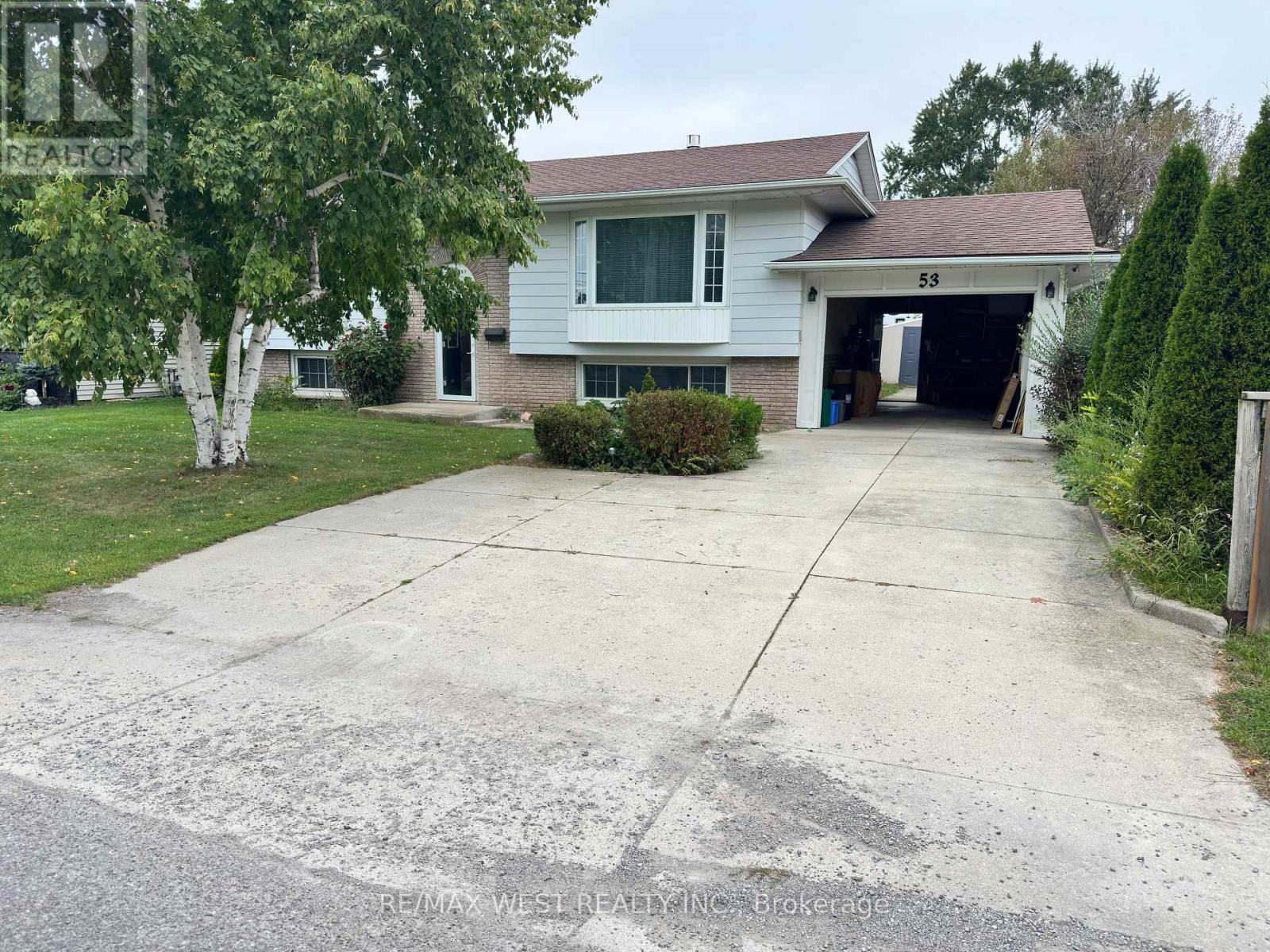 53 BLOOMFIELD AVENUE, St. Catharines (Secord Woods)