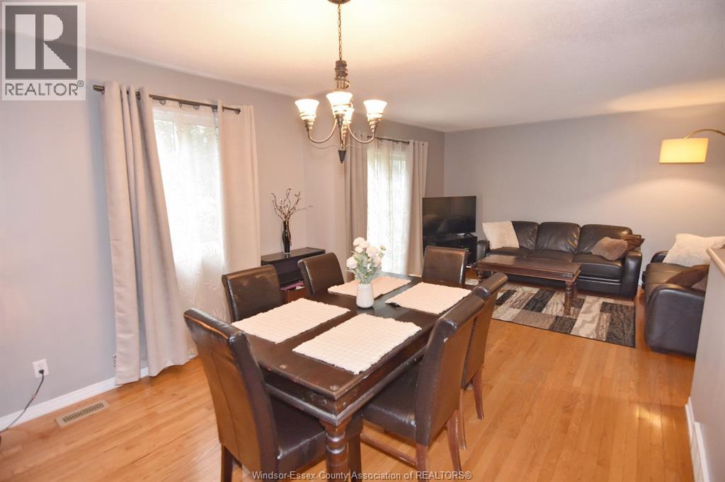 1277 Cardinal Crescent — photo 8