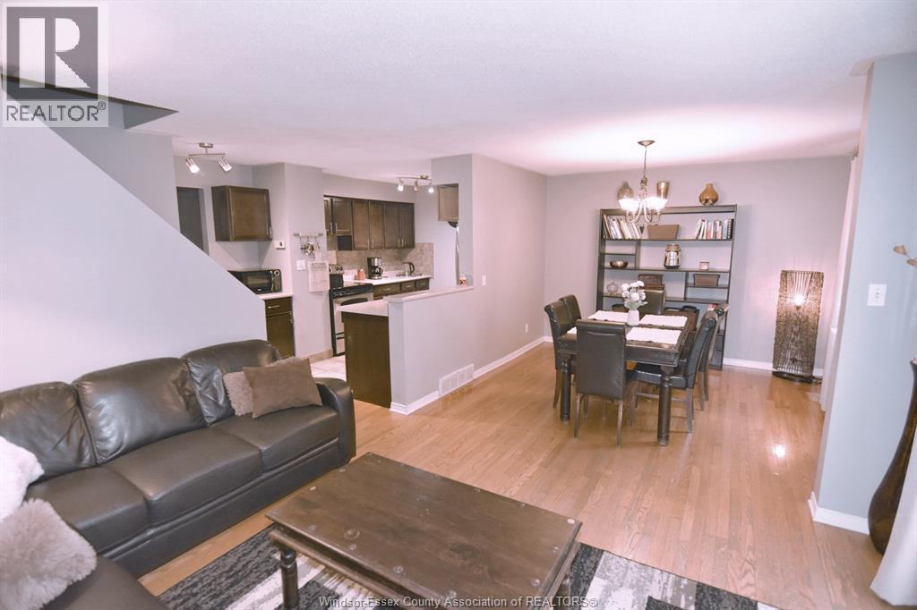 1277 Cardinal Crescent — photo 11