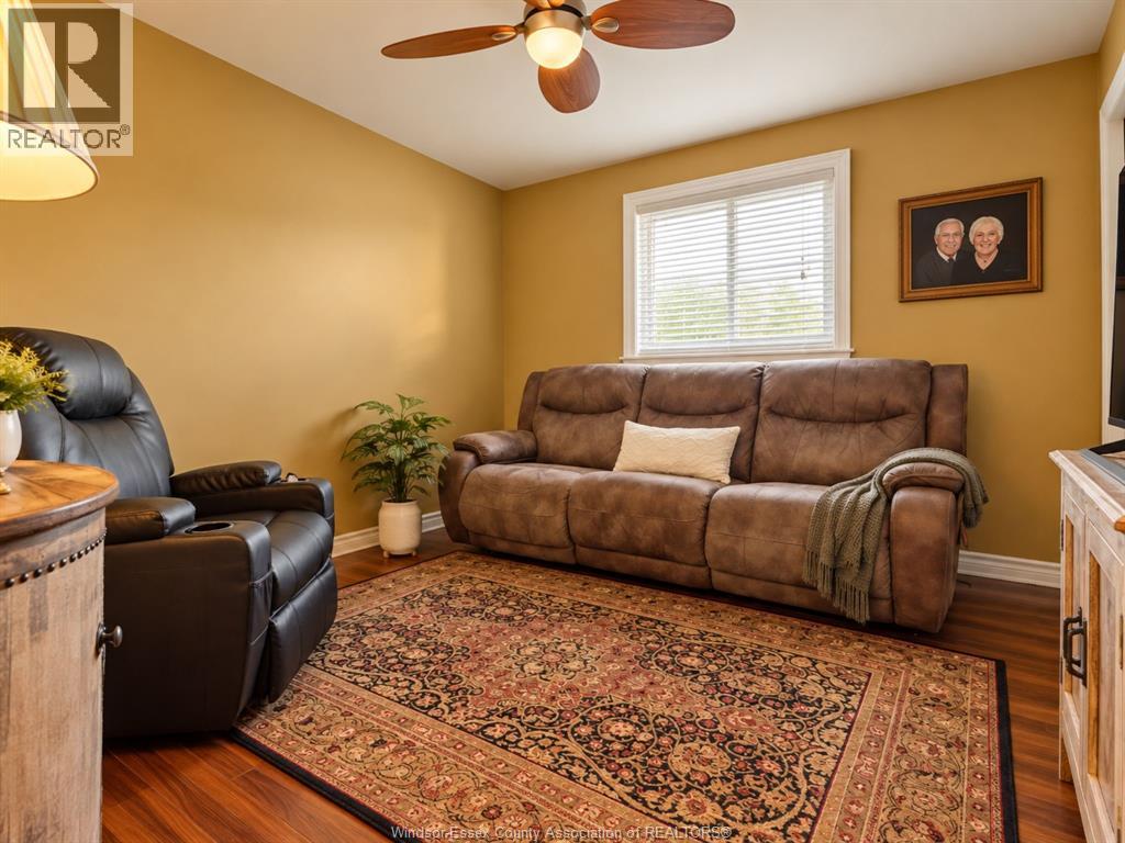 1438 Rushwood Crescent — photo 17