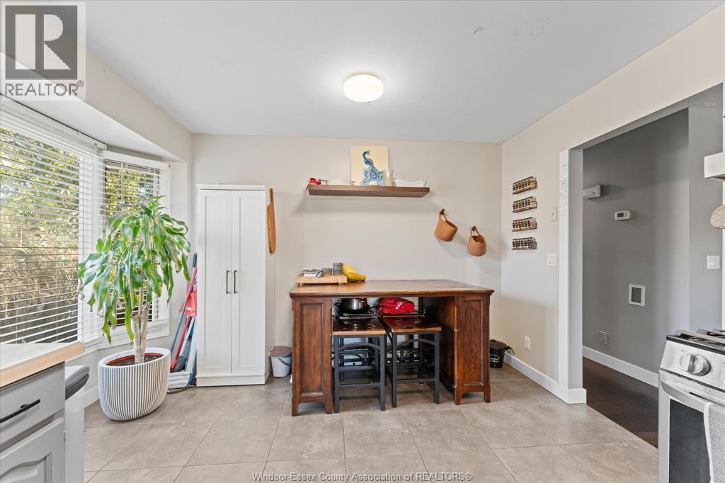 232 GREENWOOD CRESCENT - 13