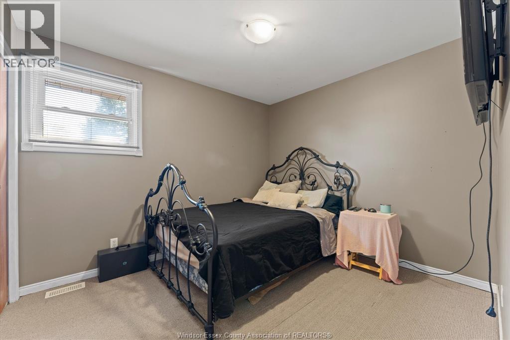 232 GREENWOOD CRESCENT - 19