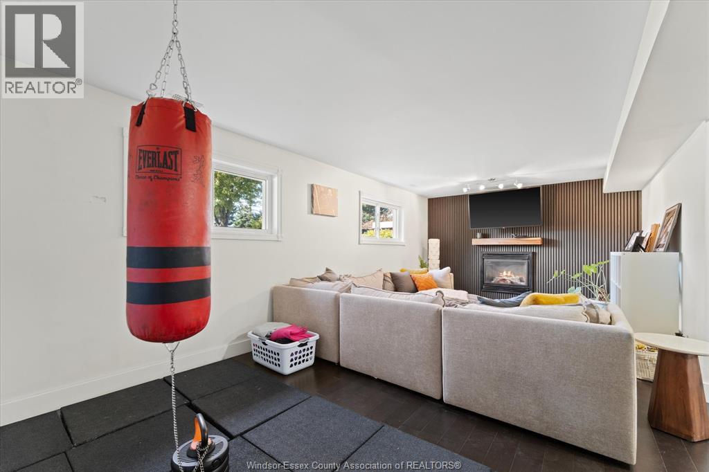 232 GREENWOOD CRESCENT - 22