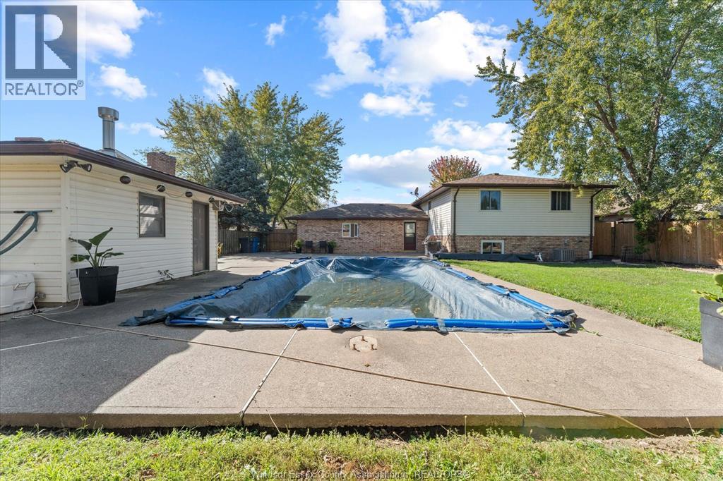 232 GREENWOOD CRESCENT - 37