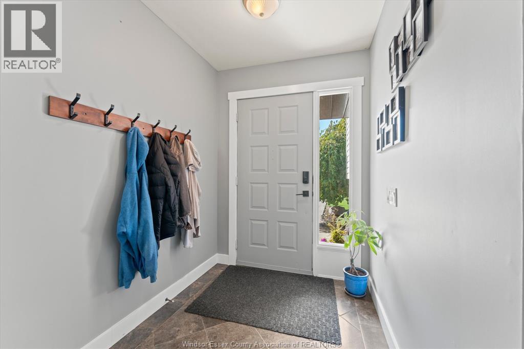 232 GREENWOOD CRESCENT, Lakeshore — photo 4