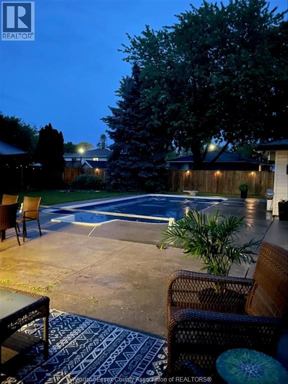 232 Greenwood Crescent — photo 40