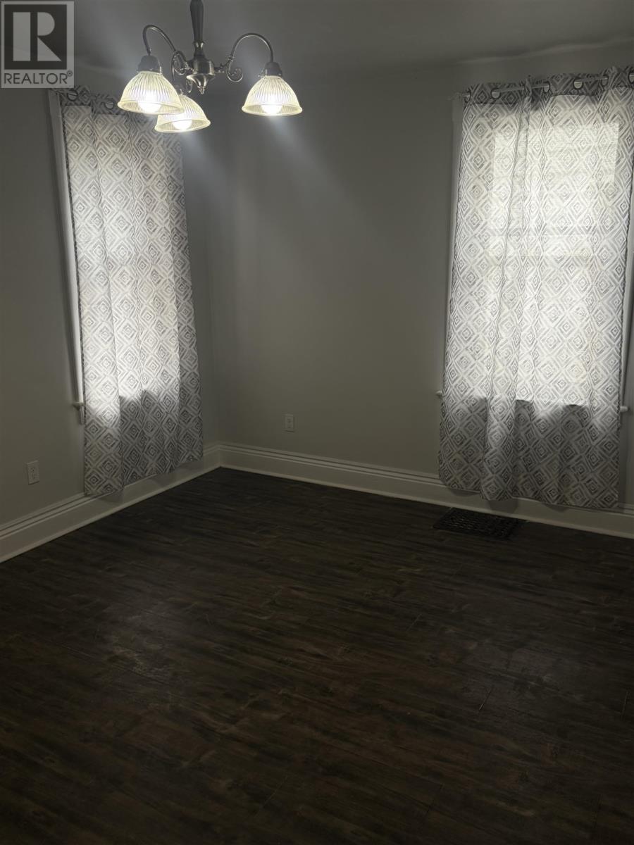 301 Beverley ST - 4