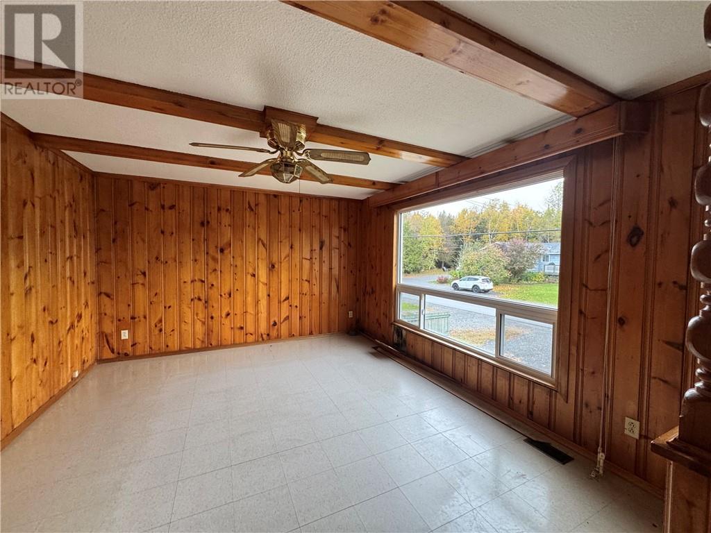 27 SPRUCE Street, Temagami — photo 5
