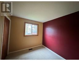 27 Spruce Street, Temagami, ON P0H2H0 Photo 6