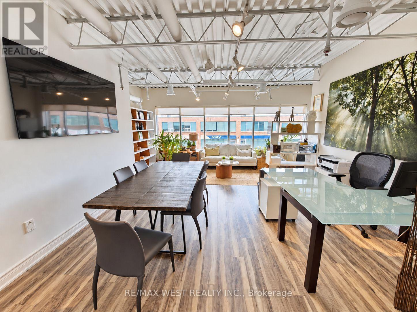 115 Woodstream Boulevard — photo 4