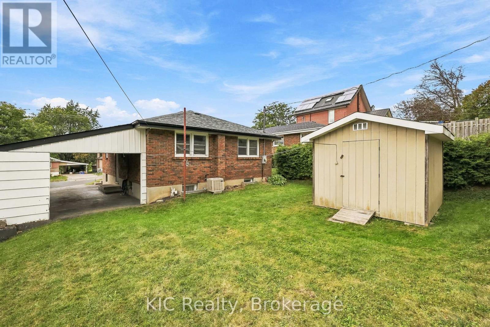 198 Mcclennan Street — photo 43
