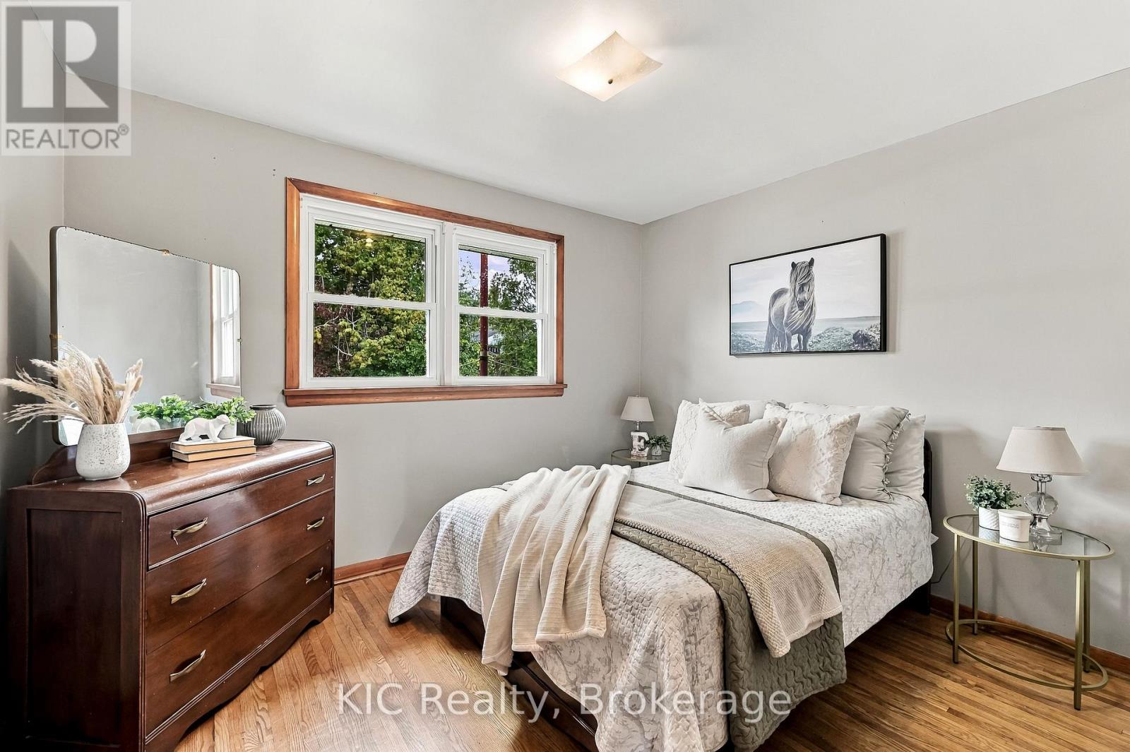 198 Mcclennan Street — photo 25