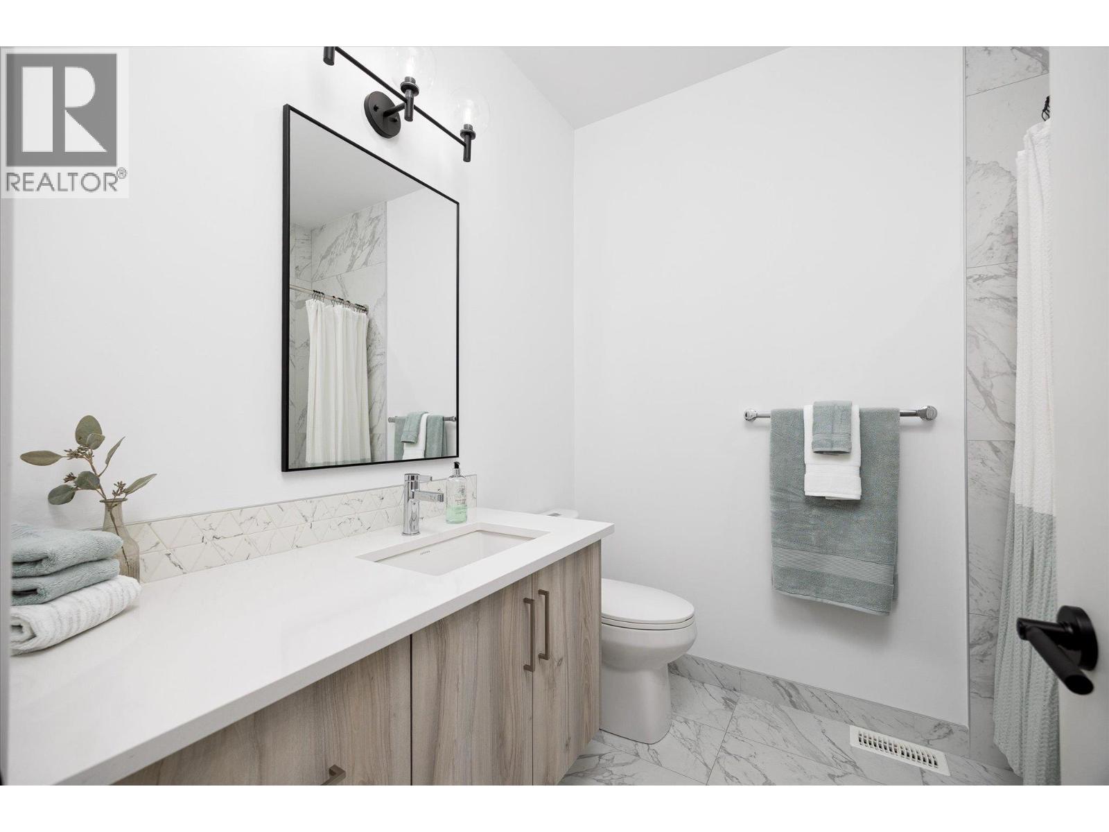 #303 2735 SHANNON LAKE Road - 28