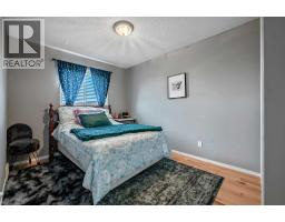 32 Sunrise Close SE - photo 15