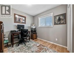 32 Sunrise Close SE - photo 17