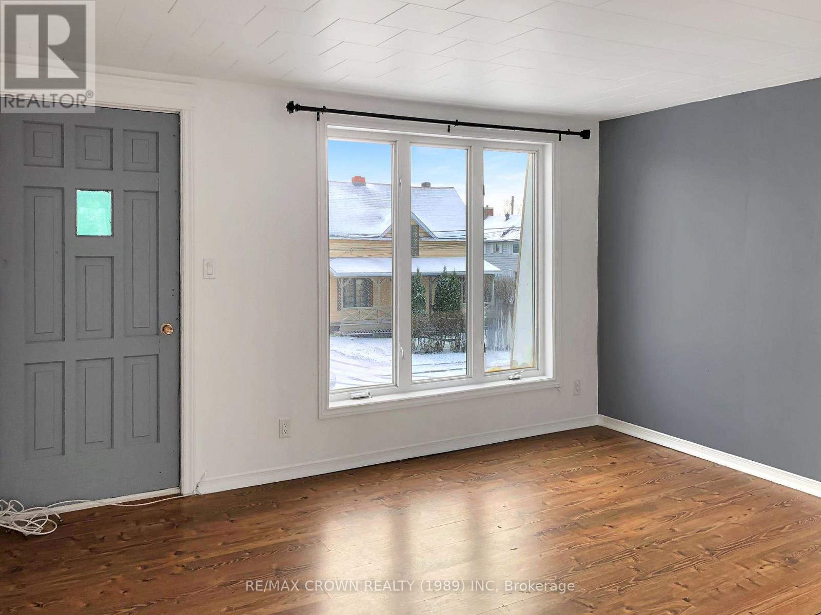 27 Stewart Avenue — photo 23