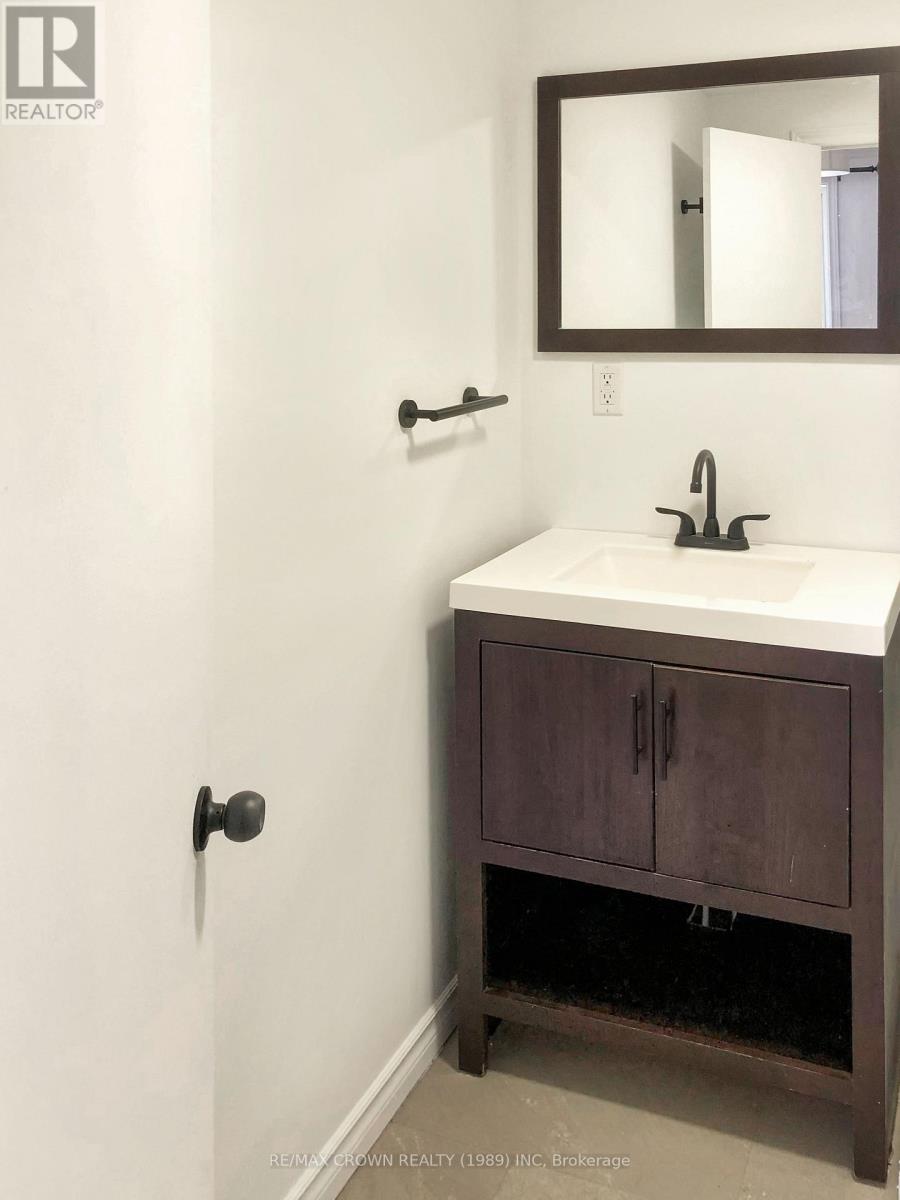 27 Stewart Avenue — photo 31
