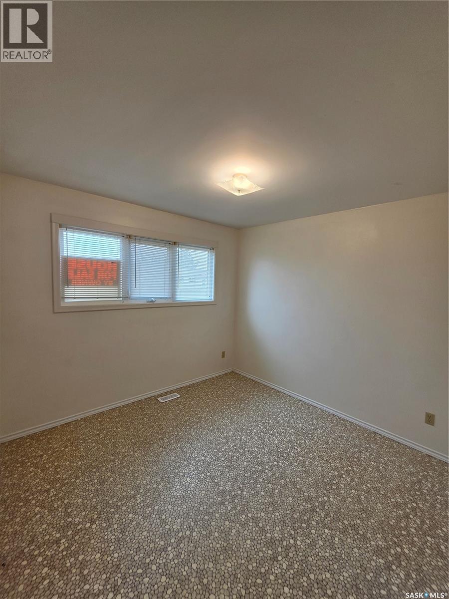 512 2nd AVENUE, Raymore — photo 9