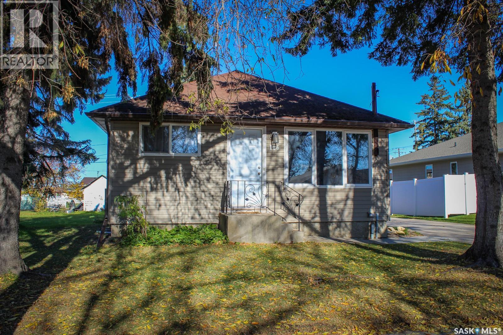 106 Higgins AVENUE W, Melfort