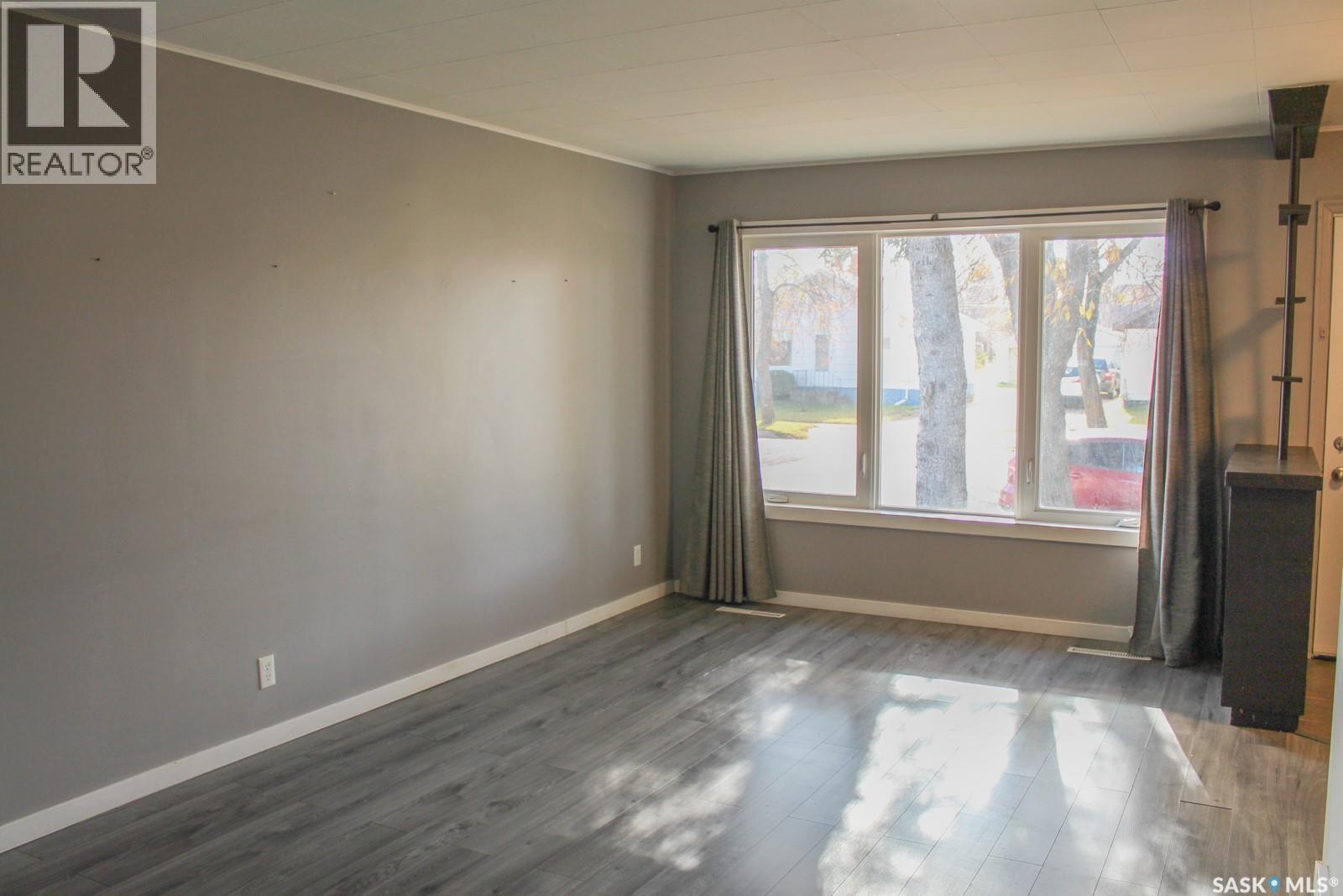106 Higgins AVENUE W, Melfort — photo 6