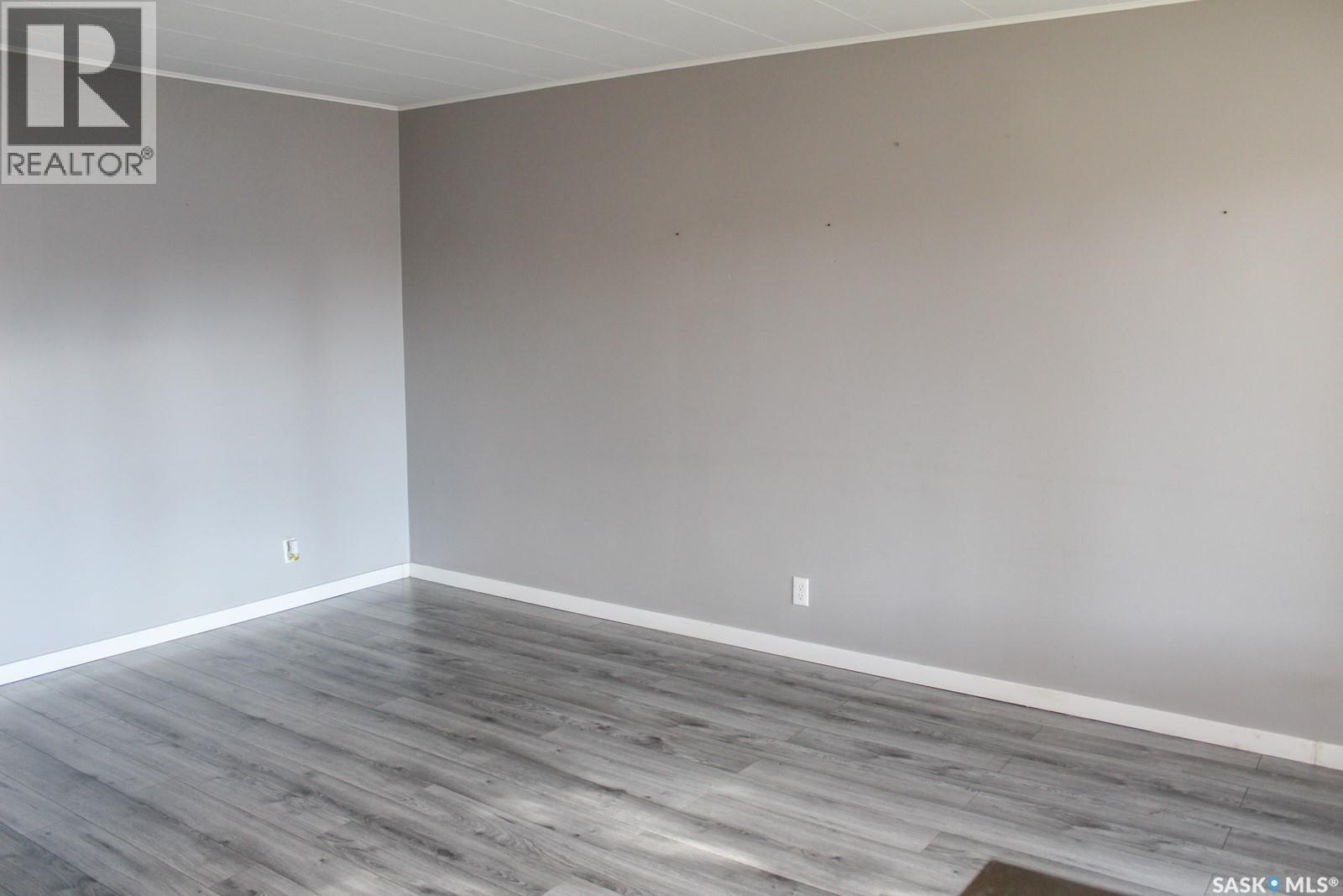 106 Higgins AVENUE W, Melfort — photo 7