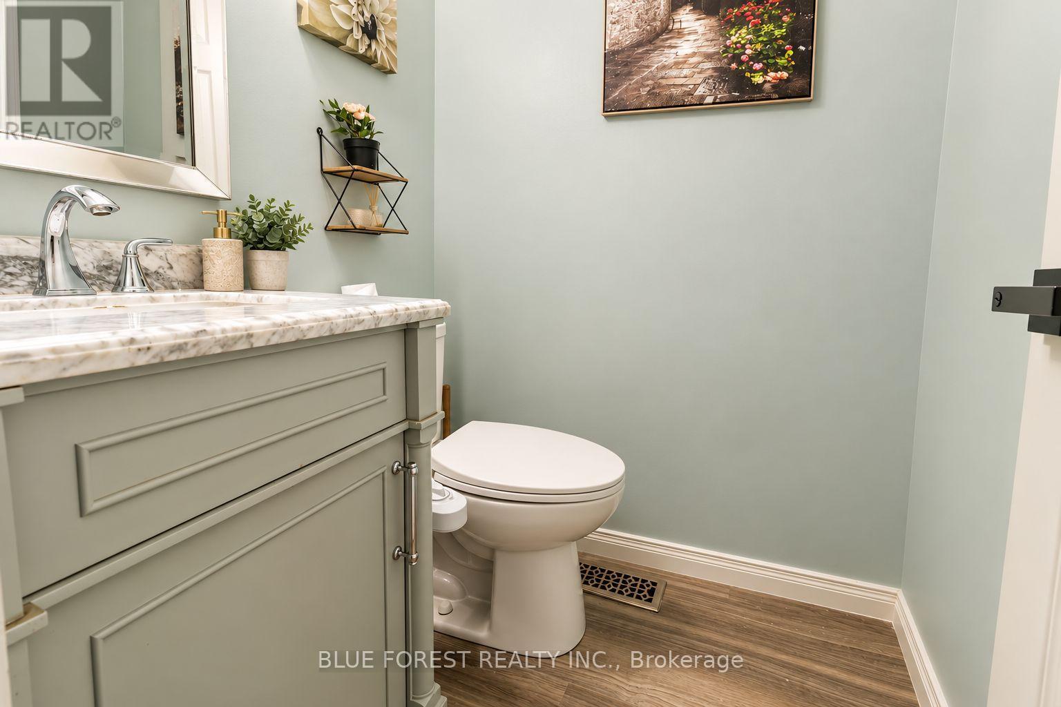 12 Mcmaster Crescent — photo 26