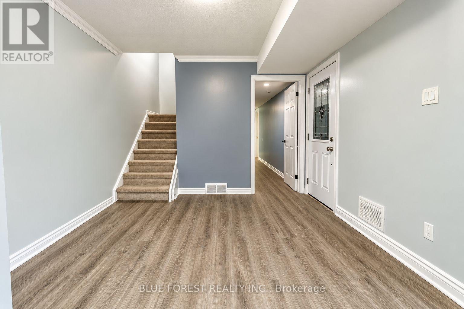 8 - 12 MCMASTER CRESCENT, London South (South M) — photo 3