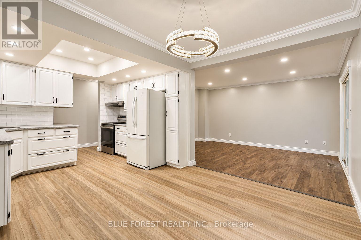 8 - 12 MCMASTER CRESCENT, London South (South M) — photo 9